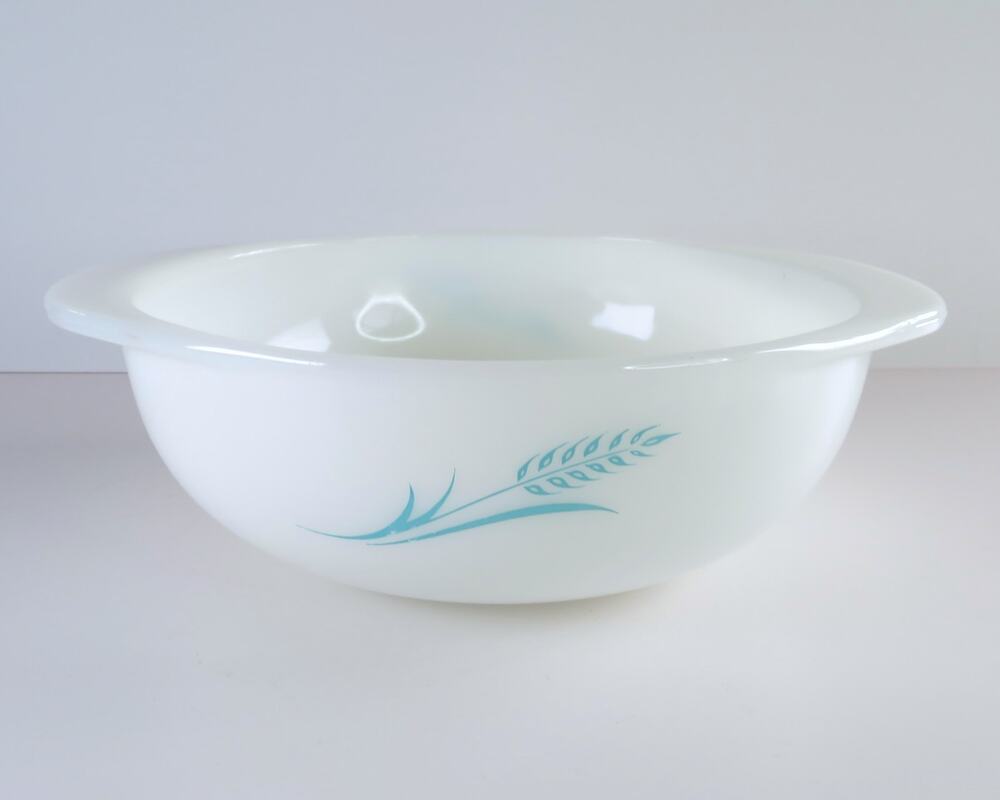 Vintage Pyrex Turquoise Blue Wheat 1 1/2 Quart Round Handled Casserole Dish #023